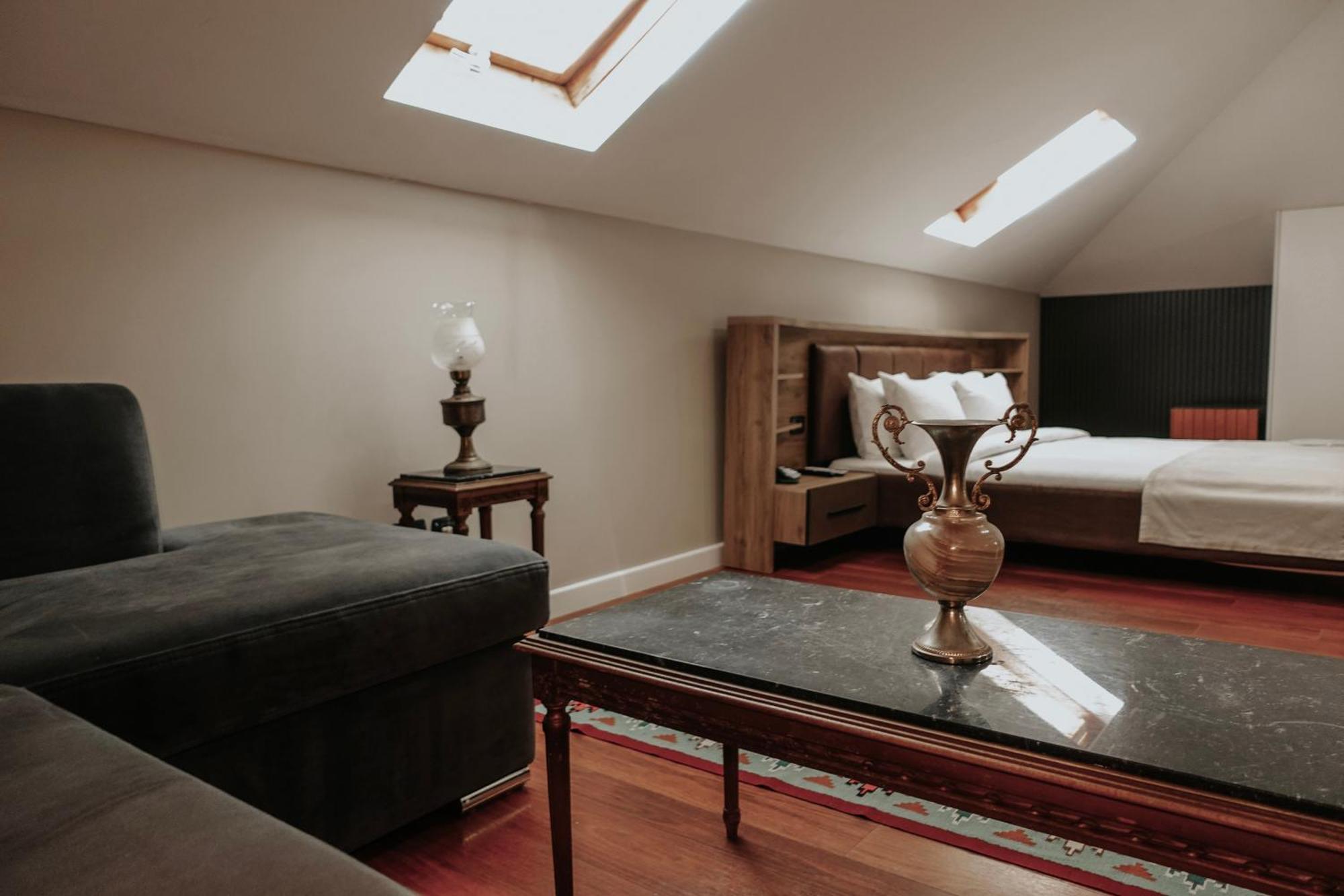 Residenza Monun Boutique Hotel Tirana Bagian luar foto