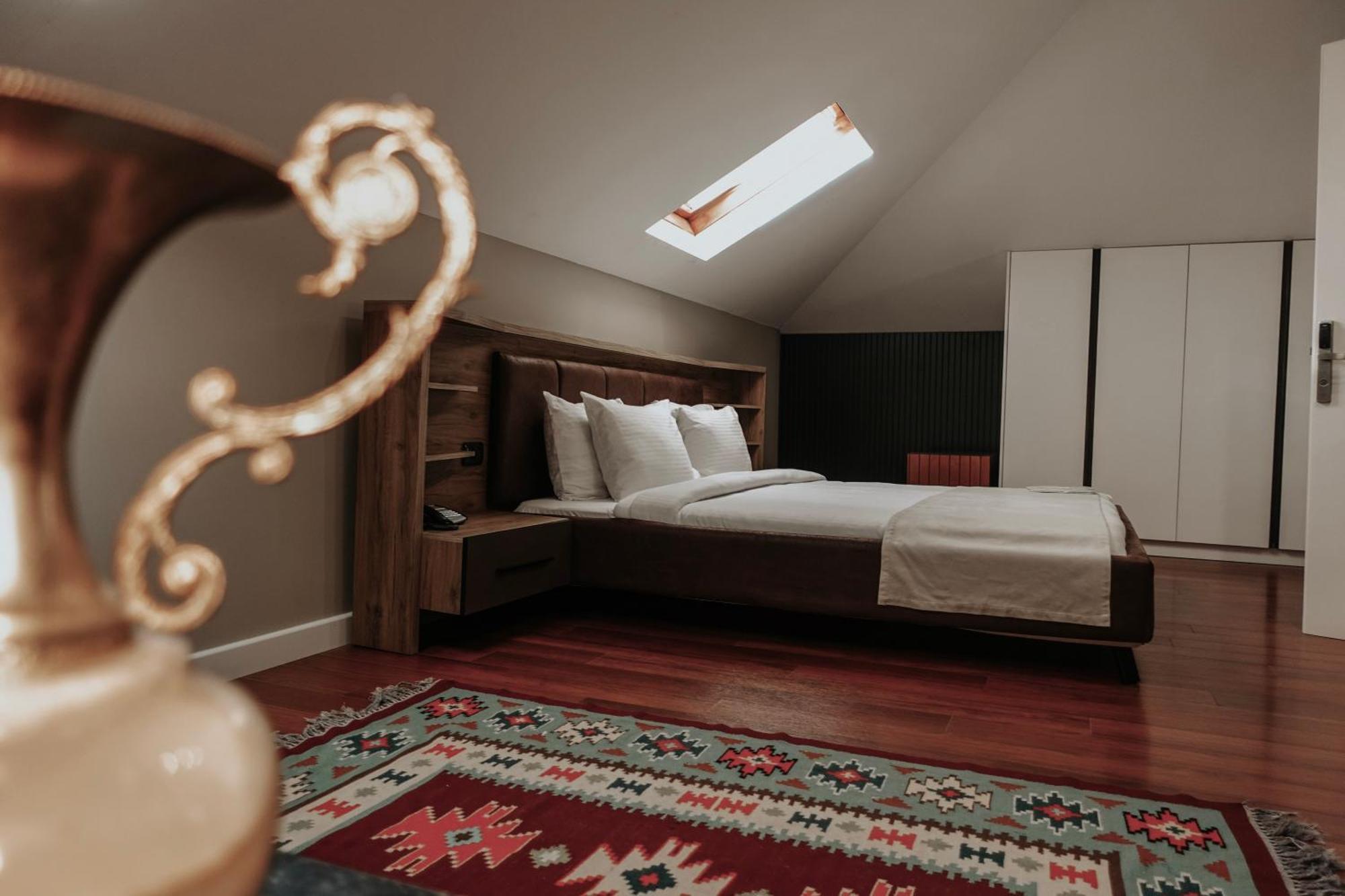 Residenza Monun Boutique Hotel Tirana Bagian luar foto