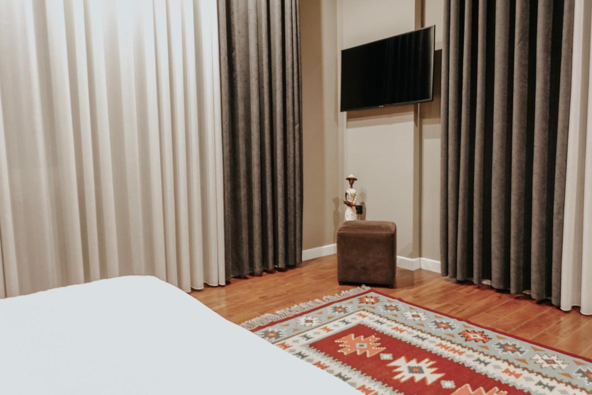 Residenza Monun Boutique Hotel Tirana Bagian luar foto